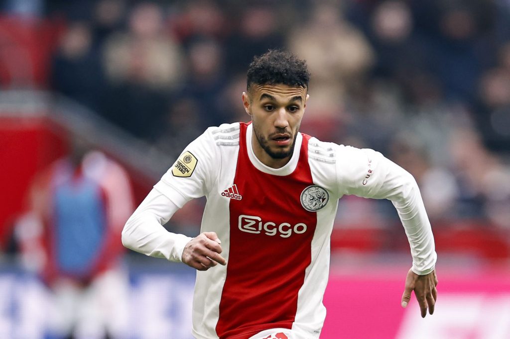 Noussair Mazraoui, uno de los jugadores top de la Eredivisie 