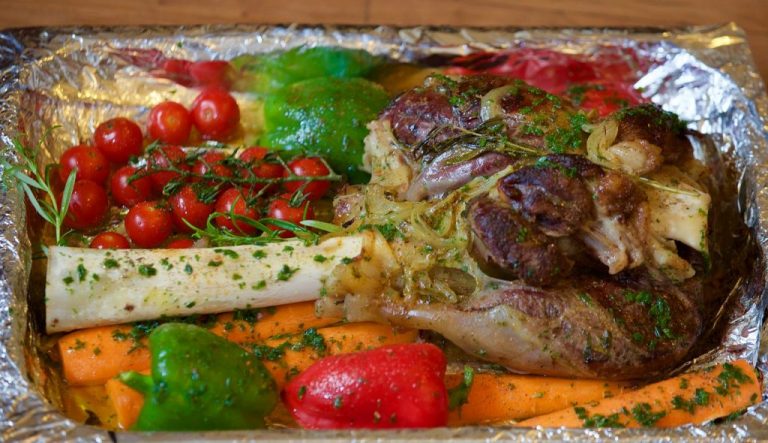 Paletillas de cordero al horno: el truco para que la carne quede perfecta