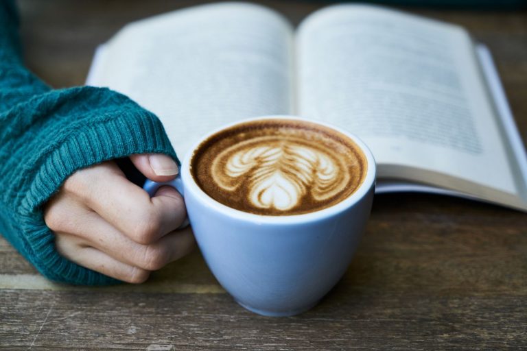 Los beneficios del café se notan en tu huella hormonal: un estudio finlandés lo confirma (sobre todo en hombres)