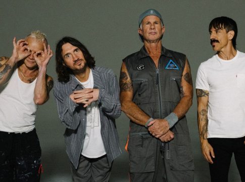 Red-Hot-Chili-Peppers-Unlimited-Love-3