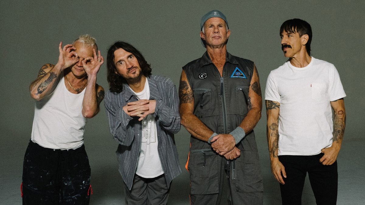 Red-Hot-Chili-Peppers-Unlimited-Love-3