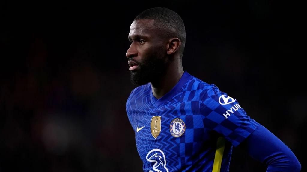 Real Madrid: El mísero dinero que se han gastado en Rüdiger 22 Rüdiger se ha ganado el respaldo de la directiva