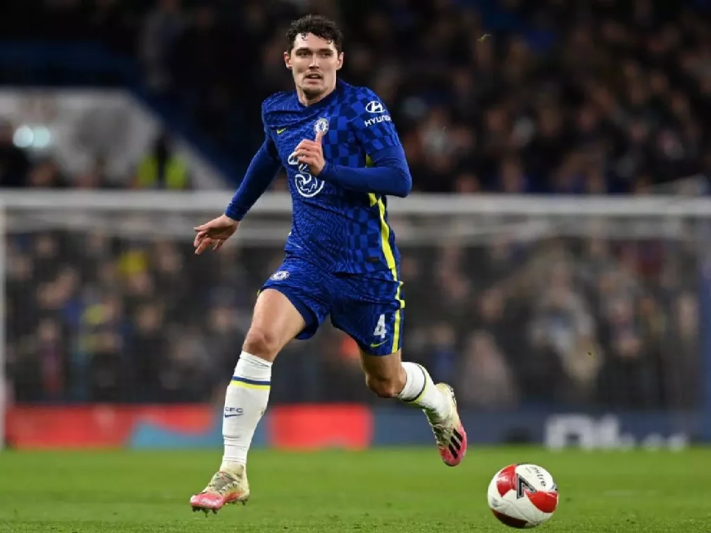 Se viene una presentación oficial marcada por las polémicas