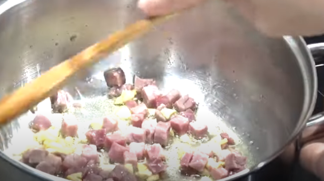 Sopa castellana el plato caliente que echarás de menos en verano