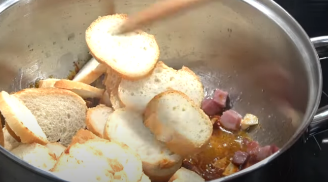 Sopa castellana el plato caliente que echarás de menos en verano