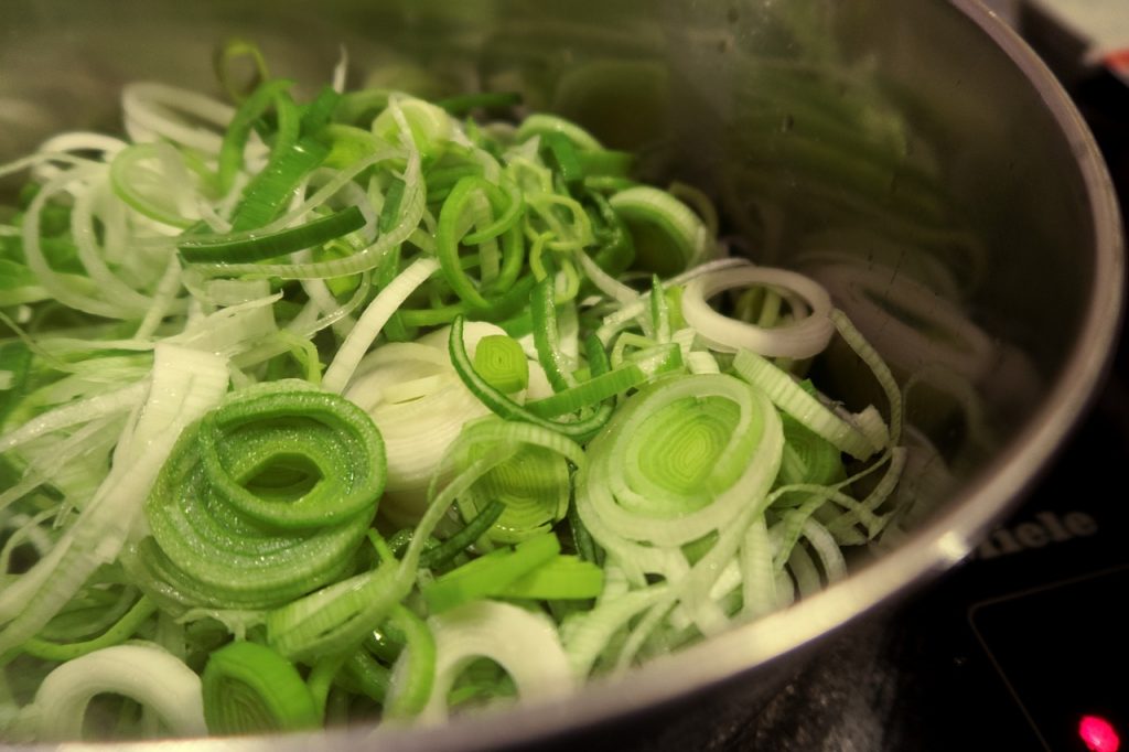 El truco para limpiar los puerros que no te ha enseñado nadie 91 picar ajo´porro