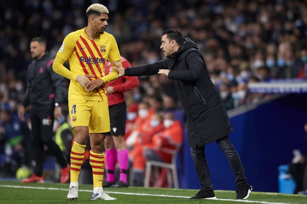 Xavi ya tiene que dar resultados