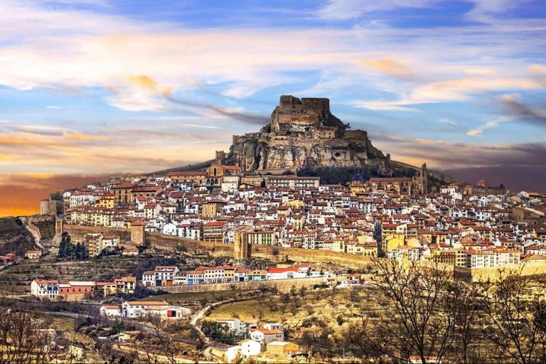 Las principales características del castillo de Morella según el portal turístico Castellón Virtual