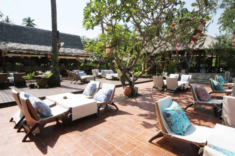 Guía de compra de mobiliario de hostelería de cara al verano, de la mano de Auxihostelería