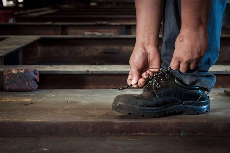 La ropa y el calzado de seguridad es fundamental para proteger a los empleados, por Primo Protección