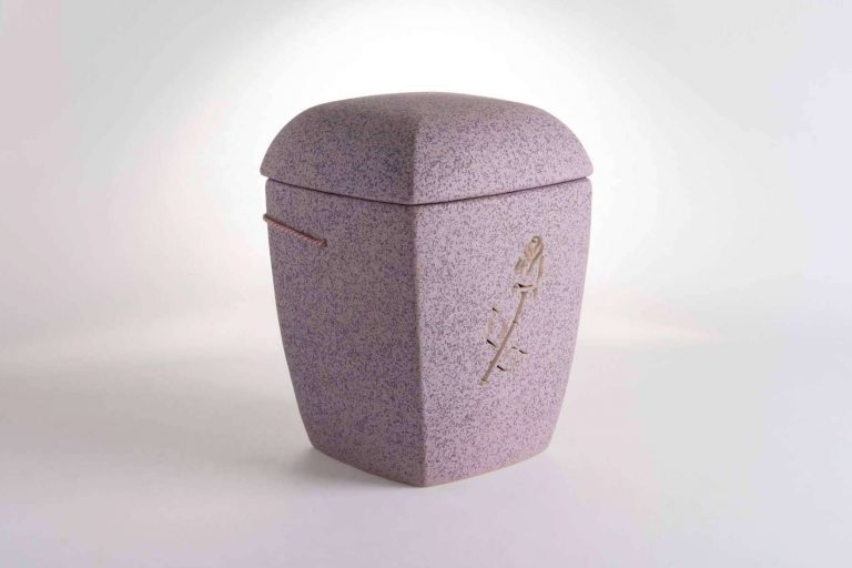 ¿Por qué optar por el uso de urnas biodegradables?, por Interfunerarias