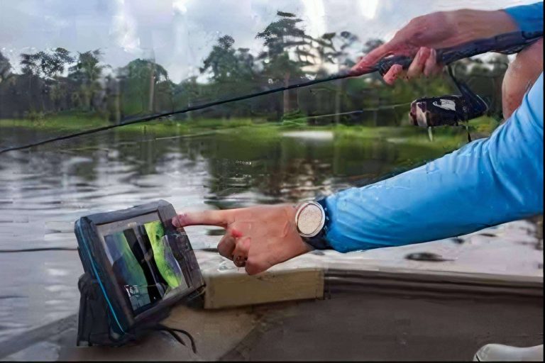 Sondas de pesca GPS Striker Vivid con Equiposnauticos.com