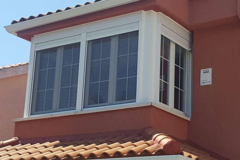 OREAS Distribución cuenta con ventanas de PVC Gealan disponibles