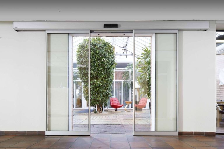 Puertas automáticas y soluciones industriales, la apuesta por la sostenibilidad de ASSA ABLOY