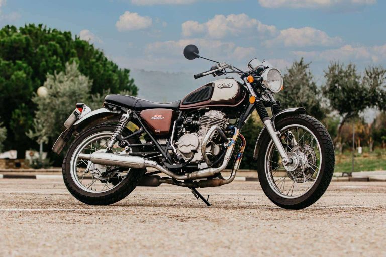 Carnet de moto y sus ventajas como solución de movilidad, según AUTOESCUELA 2000