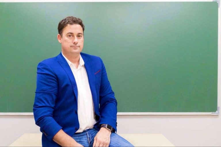 Familias, en busca y captura de centro educativo