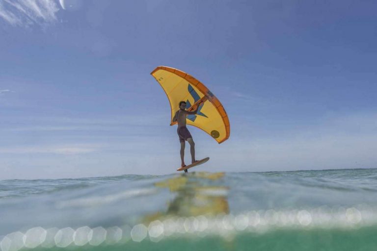 En qué consiste el wingfoil, según Pura Vida Mallorca