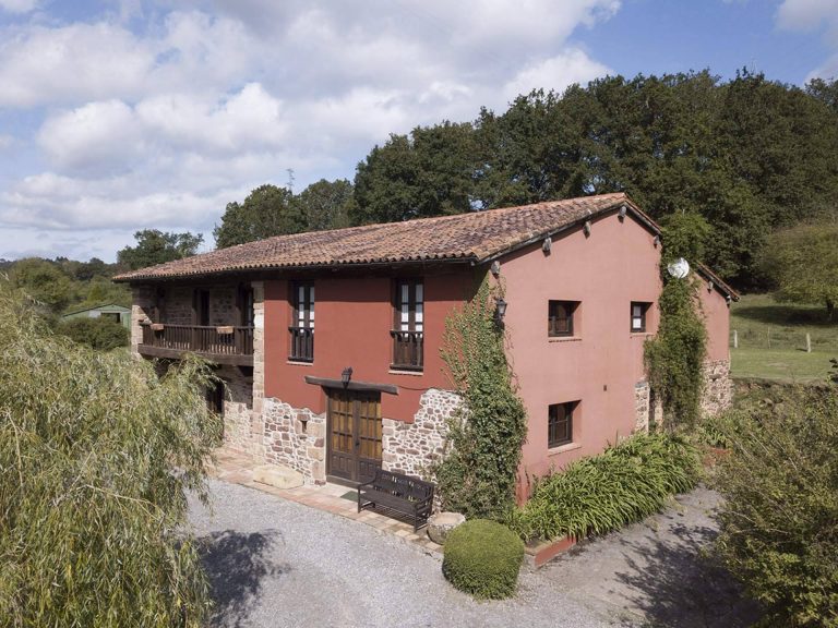 Iberia North dispone de casas rurales en la montaña y la costa