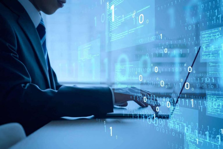 ¿Cómo funciona el software ERP de EV4 que incorpora funciones contables y financieras?