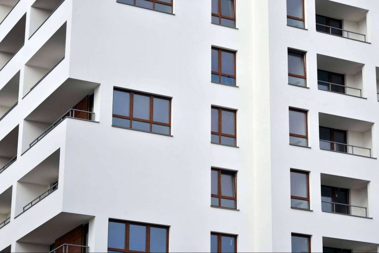 Paneluz ofrece fachadas de composite de Alucobond