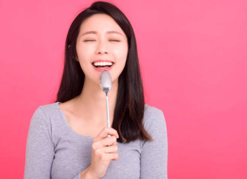 El truco para olvidarte de la flacidez facial