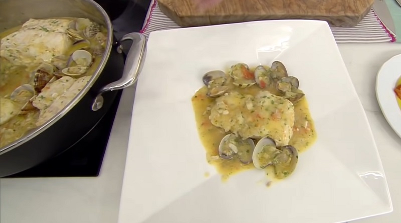 La sabrosa merluza con almejas que puedes hacer en una hora