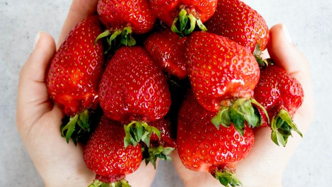 Nutrientes vitaminas fresas alzheimer