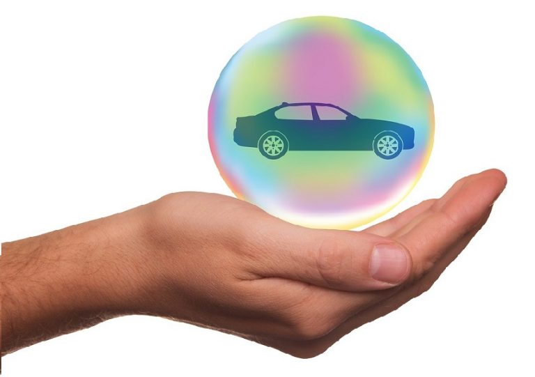 Seguro de coche a terceros: ¿qué cubre?