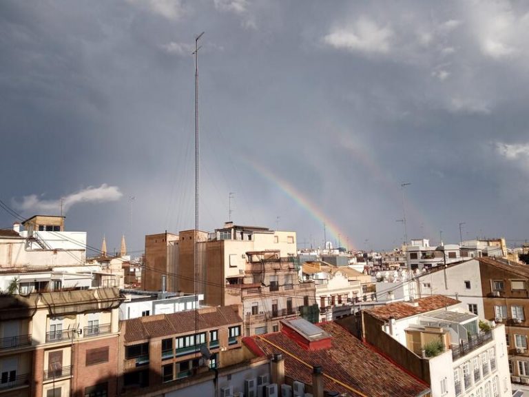 Hoy, la lluvia hace acto de presencia en más puntos de España. El tiempo del 3 de mayo