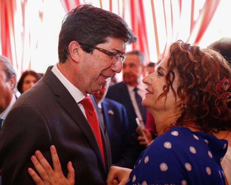 Moreno, Olona y las ministras Díaz y Montero visitan la Feria en plena precampaña andaluza