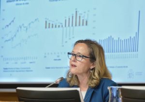 Calviño dice que el Gobierno agotará la legislatura