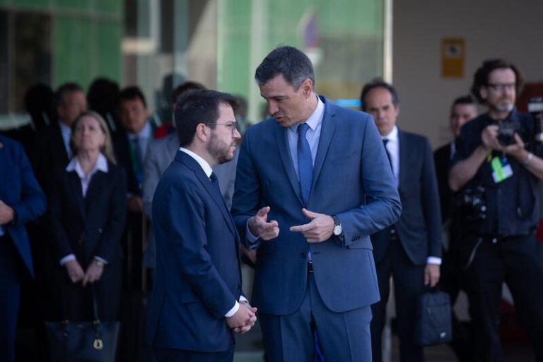 Sánchez y Aragonès charlan unos cuatro minutos en plena polémica por Pegasus