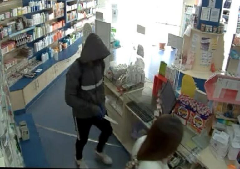 Detienen a un hombre por atracar con arma blanca en un establecimiento en Ibiza