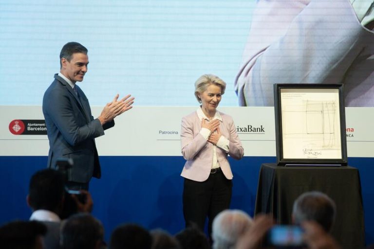 Sánchez reivindica la democracia, el Estado de Derecho y la paz como valores comunes en el Día de Europa