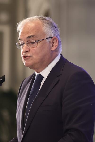 González Pons defiende a la directora del CNI y cree que destituirla sería 
