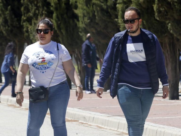 Los hijos de José Luis Losa, rotos en la capilla ardiente del ganador de 'Supervivientes'