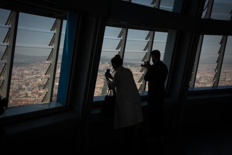 Inaugurado el mirador de la Torre Glòries de Barcelona, que abre al público este viernes