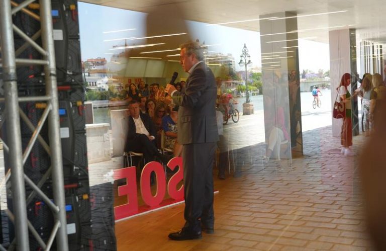 PSOE-A ofrece una ley contra prostitución, formación afectivo-sexual y eliminar teléfono de violencia intrafamiliar