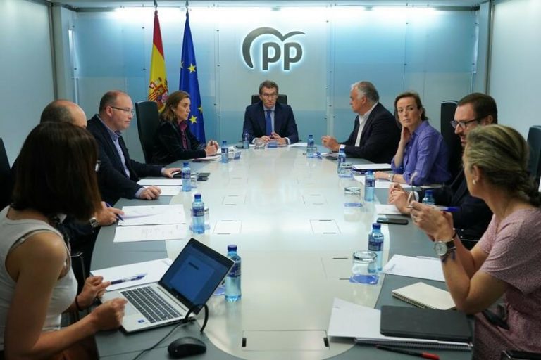 Feijóo convoca este lunes a su Comité Ejecutivo para aprobar los segundos niveles del PP