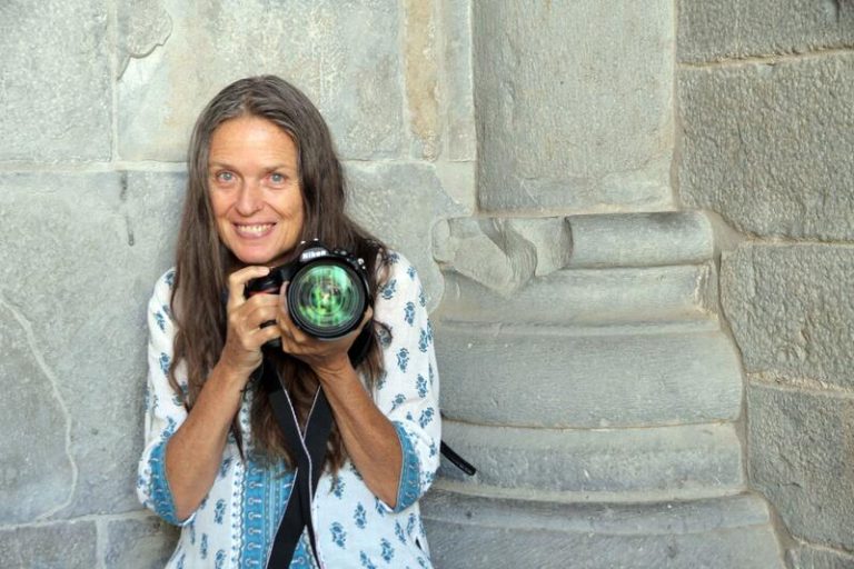 Muere la fotógrafa Ouka Leele a los 64 años, una de las protagonistas de la Movida madrileña