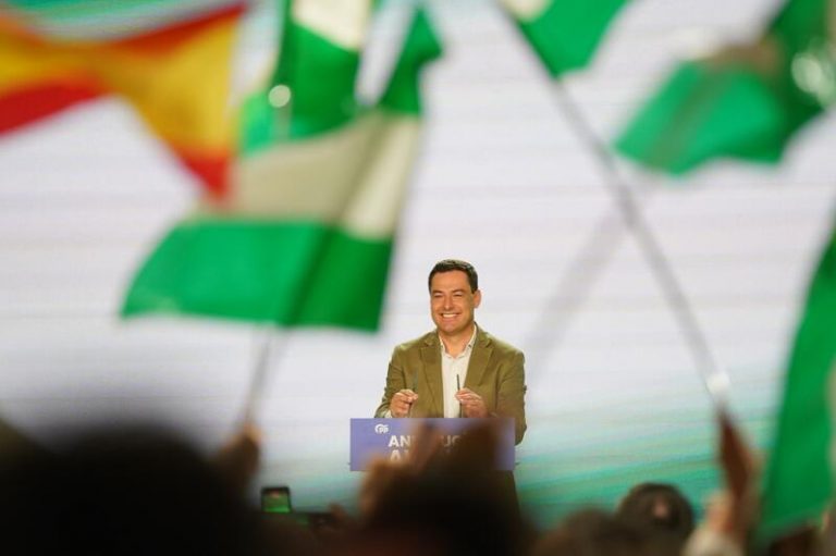 El PP ganaría las elecciones andaluzas y Vox doblaría escaños, según el Centra