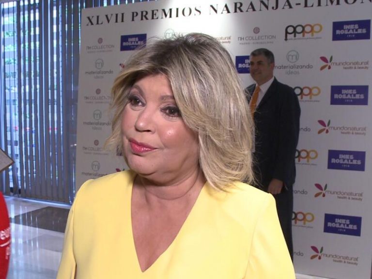 Terelu Campos, arropada por Carmen Borrego y Alejandra Rubio, recibe el Premio Limón