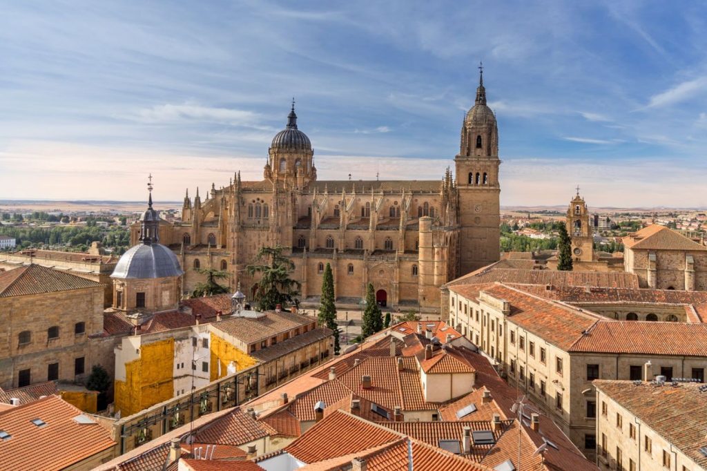 Monumentos y paisajes por los que debes escaparte a Salamanca este verano 74 Universidad de Salamanca, la más antigua de España