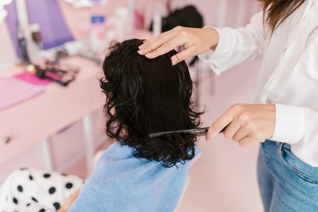 Cada cuánto deberías cortarte el pelo 1 Cortarse el pelo ayuda a reparar las puntas