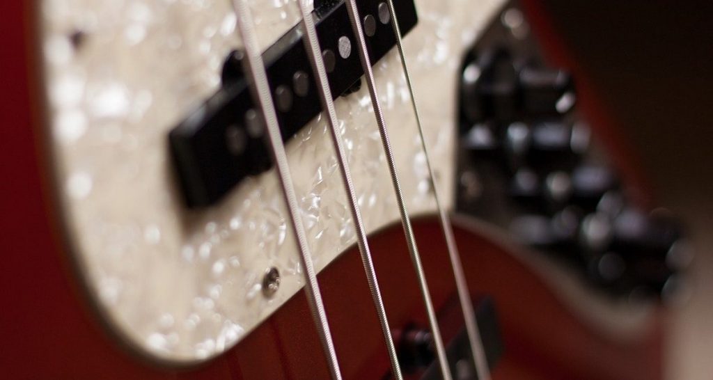 ¿Cómo es la estrategia de las discográficas para lanzar la canción del verano?