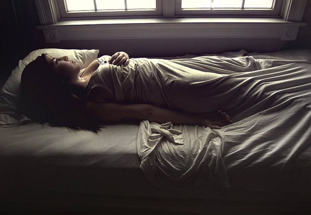 El motivo por el que no debes dormir con la luz encendida 117 ¿Cuáles son los beneficios para el organismo de dormir bien?