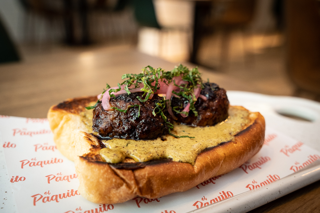 Paquito, el bocadillo de cordero con nombre propio, vuelve a conquistar Madrid 1 Gaston Tagtachian web 32 GT28348