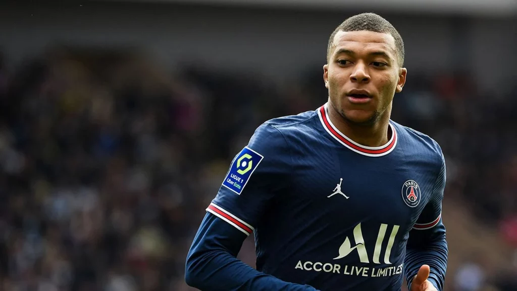 Esto es lo que cobrará Mbappé en el Real Madrid 166 Los 25 kilos que dejan a Kylian en manos de Florentino