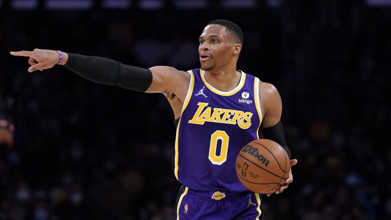 Ajuste decisivo en Los Lakers para buscar el milagro ante Denver
