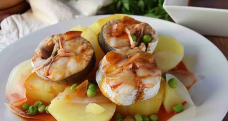 Merluza a la gallega el plato con el que rebañarán todo el cuenco